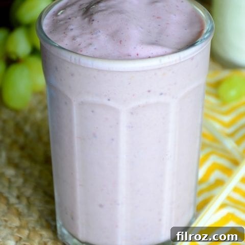 No-sugar triple berry breakfast smoothie