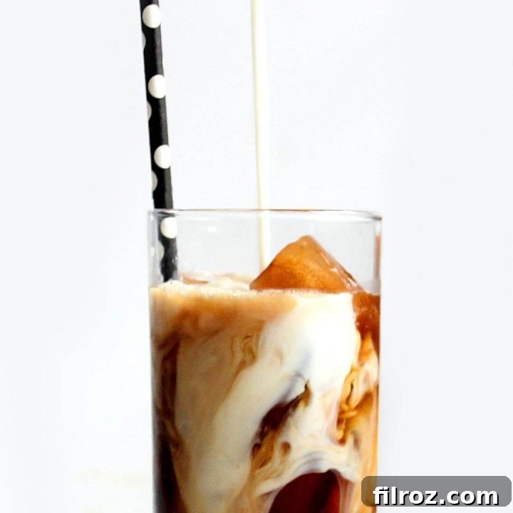 Easy homemade iced vanilla latte