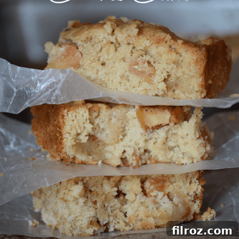 Delicious Cinnamon Apple Crumb Cake with a crumbly topping